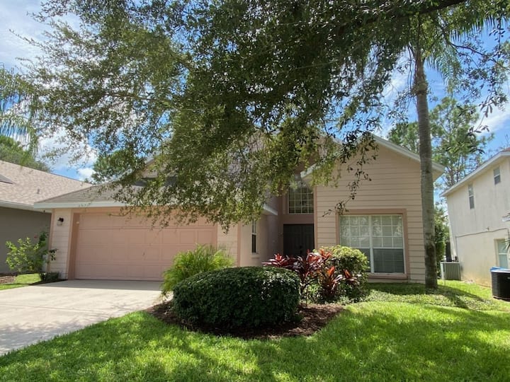 Signature 8th Fairway - Renovated Pool Home! - Winter Haven, FL