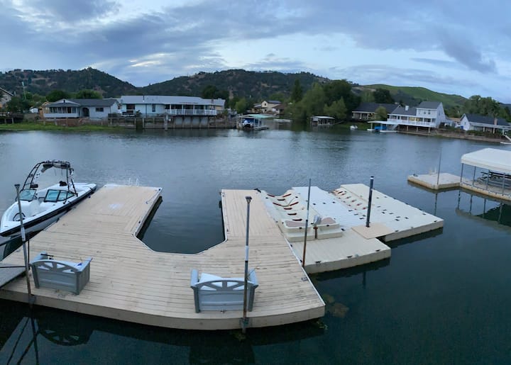 The Key House-perfect Lakefront Home, Dock & Views - Clearlake, CA