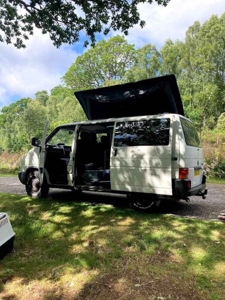 Cozy Vw Campervan With Pop Up Roof And Super Comfy - 인버네스