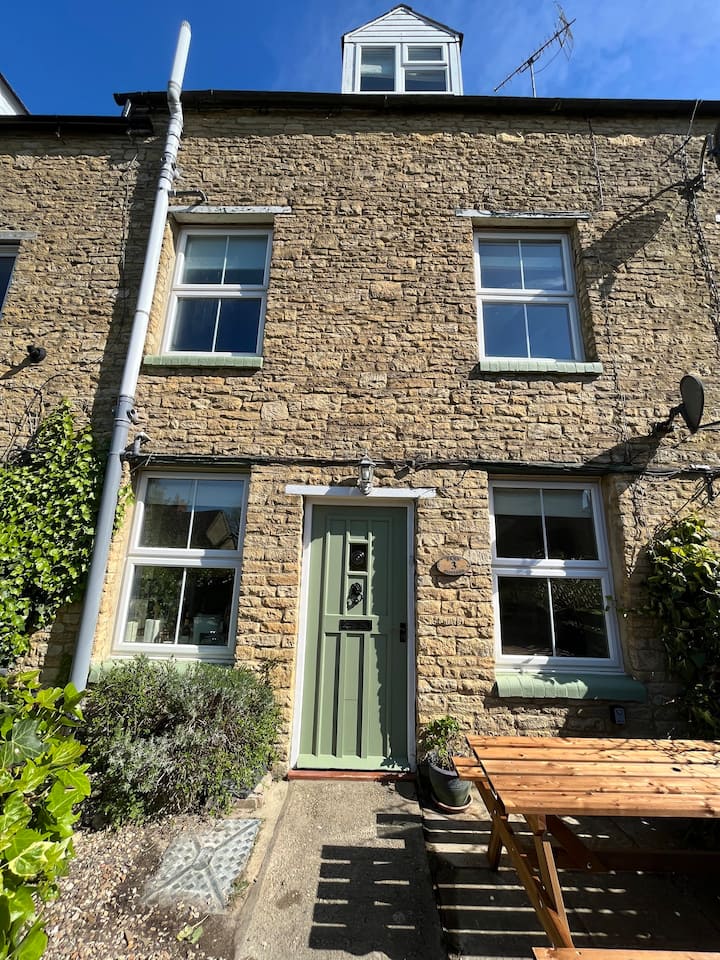 Cosy Two Bed Townhouse In Centre Of C.norton - Chipping Norton