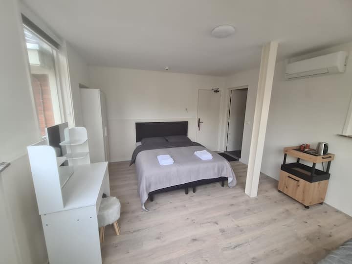 Nice Room 15 Minutes From Amsterdam City Center - Uitgeest