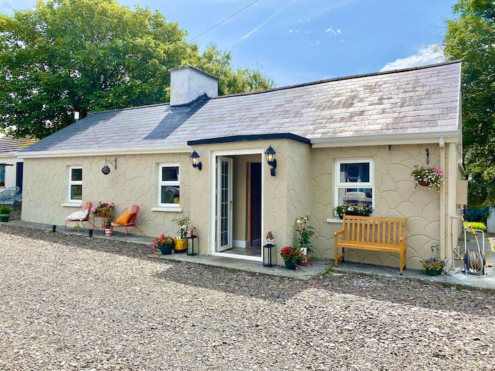 Beautiful Irish Cottage With 2 Ensuite - Kilrush
