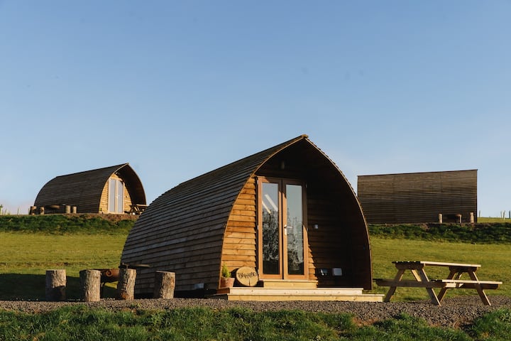 Cosy Wooden Cabin With Wood Fired Hot Tub - Dunbar