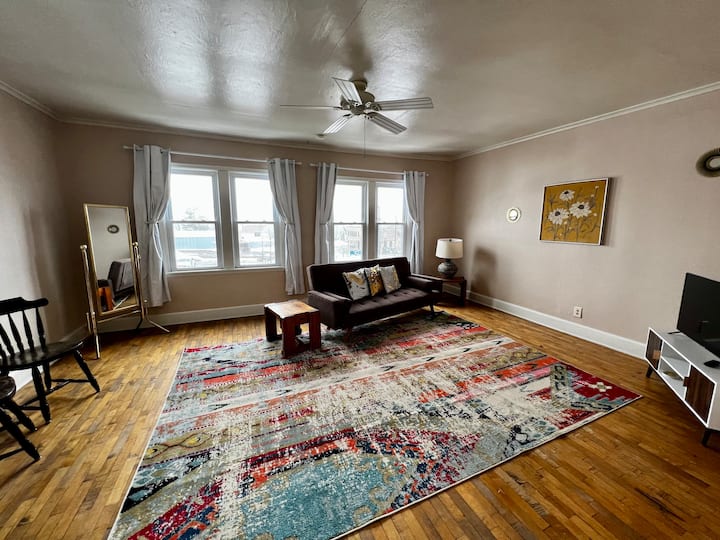Lovely Downtown 2 Bedroom Apartment! - Ironwood, MI
