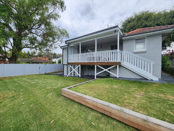 Large 4 Bedroom House In Dee Why - Northern Beaches Council