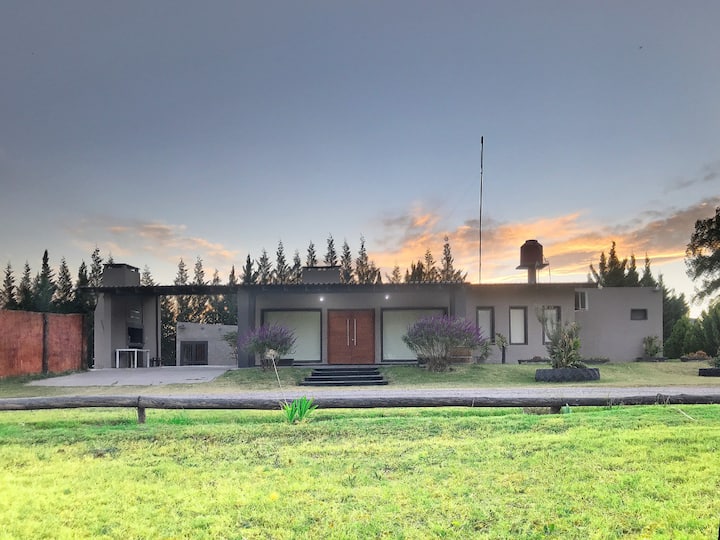 Casa Con Parque La Bodega. - General Alvear