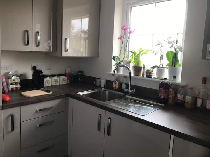 Double Bedroom In Brand New Apartment With Parking - Chippenham