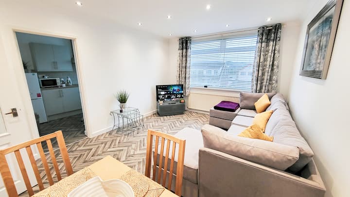 Lovely & Modern 2-bedroom Flat In Tonteg - Pontypridd