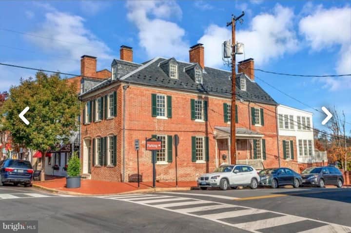 Casa 1776 - Spacious Apartment | Heart Of Downtown - Fredericksburg, VA