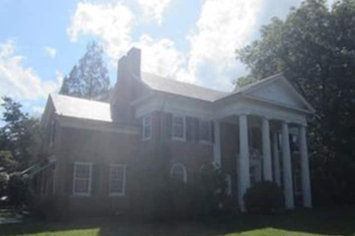 Mo Bey Manor - Henderson, NC