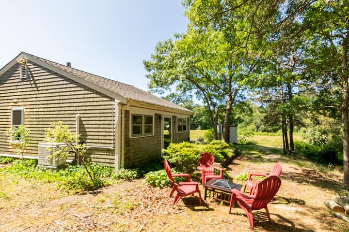 Berry Bog Bungalow - Serenity Close To Everything! - Falmouth