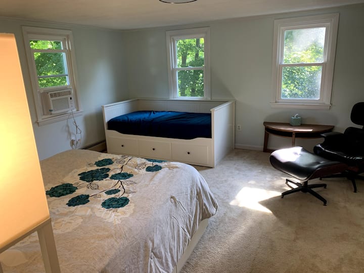 Florence Ctr 1br Apt Near Town, Trails, River! - ノーサンプトン, MA