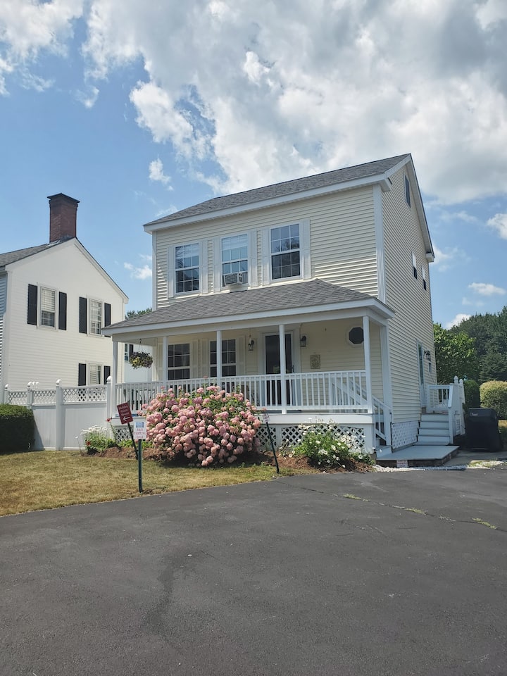 Pool And Walking Distance To Beaches! Amenities! - Ogunquit, ME