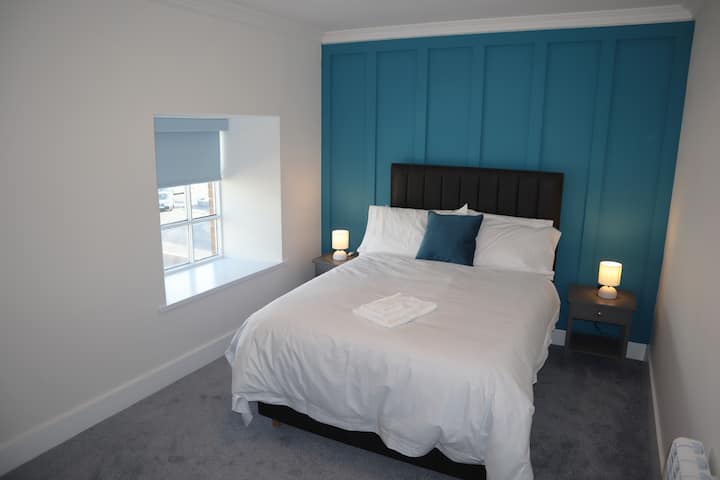 Room Only! 2 Bedroom Suite With Shared Bathroom. - Ballina