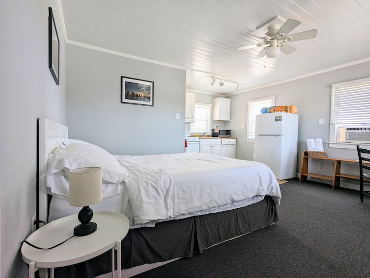 Clean Hotel Room:w/kitchenette 100 Meters To Beach - Avon, NC