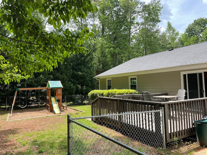 Cozy 3 Bedroom House In Great Cary Location! - Cary, NC