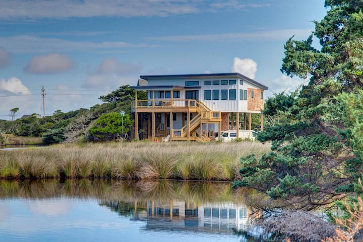 Brand New, Modern, Waterfront, 5-min Walk To The Beach, Kayaks, And More! - Hatteras Island, NC