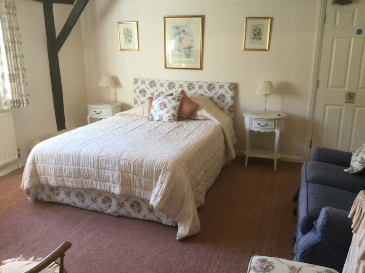 Beautiful Double Bedroom In Tranquil Setting. - South Downs