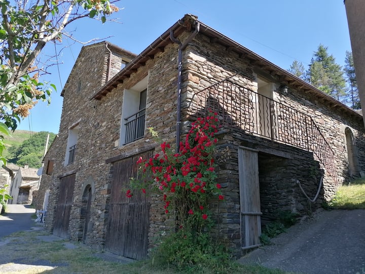 Grande Maison Dans Hameau En Cœur De Parc National - Mont Aigoual
