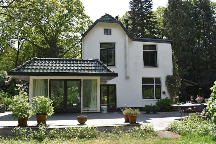 Gezellige Villa Met Zwembad - Soest