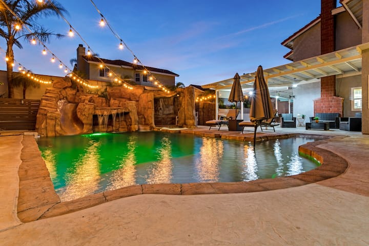 A Lovely Home With A Piece Of Paradise! - Rialto, CA