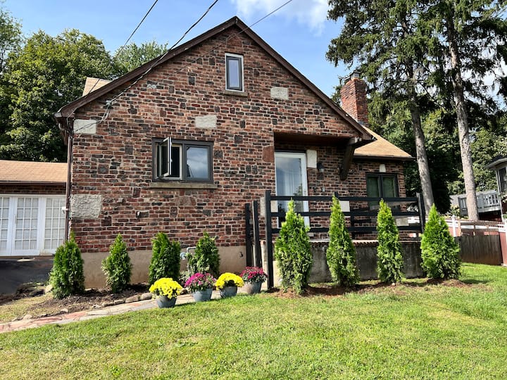Cheerful Bright Child Friendly 4 Bdrm In S. Nyack. - Rockland County, NY
