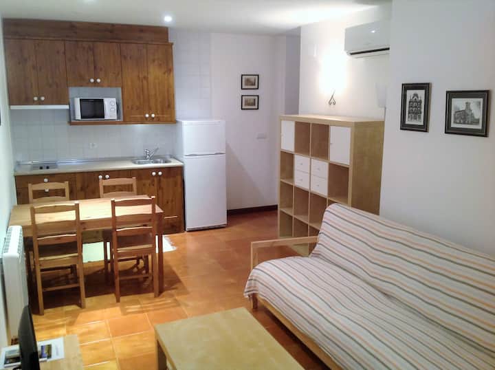 Apartamento con terraza + wifi Andrés de Cabrera - Cuenca