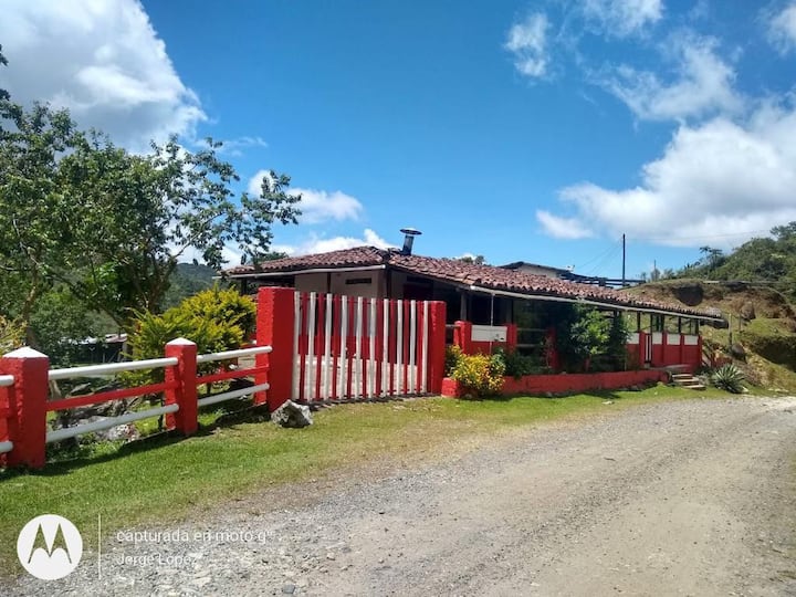 Hostal Casa Roja - San Luis, Colombia