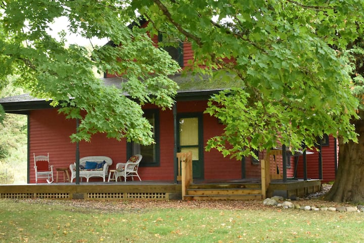 Frankfort Farmhouse, 9 Lovely Acres - Crystal Lake Township