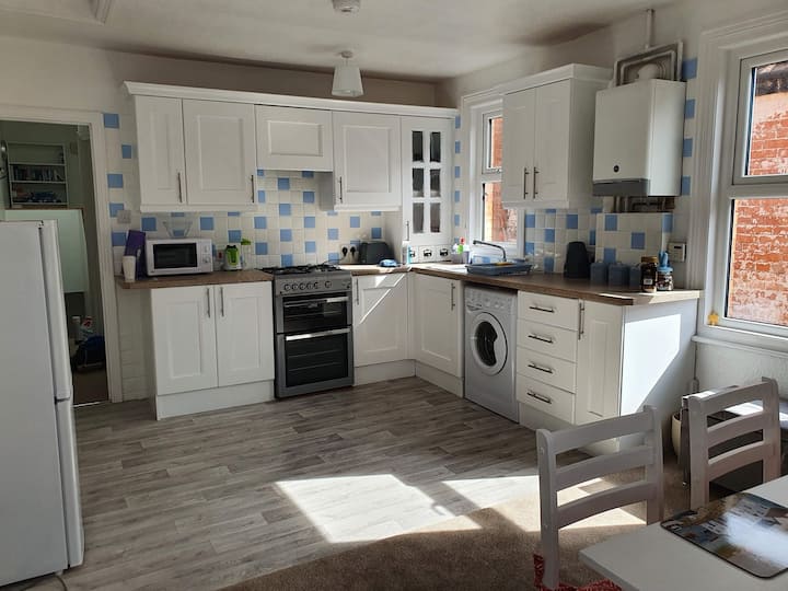 Light And Spacious 2 Bed Fff In Weston Super Mare. - Weston