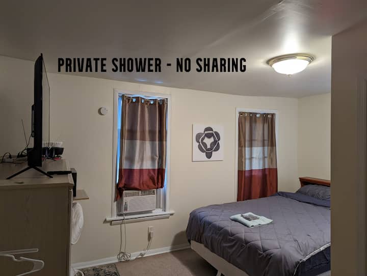 Private Bath - Small But Roomy Elegant Unit - Harrisburg, PA