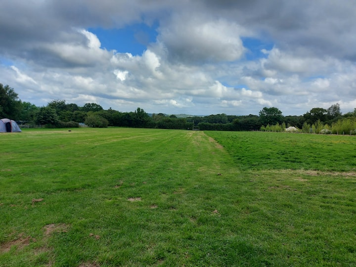Pretty Camp Field. Beautiful Location Kent/sussex - Royal Tunbridge Wells