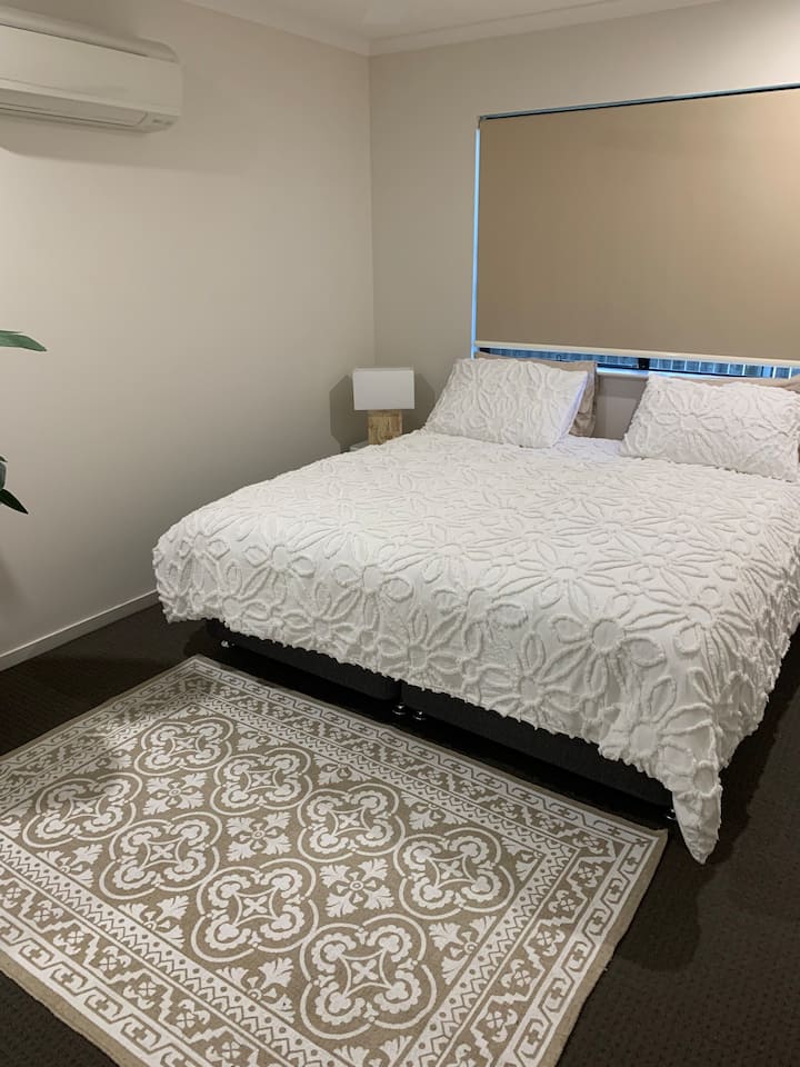 $100 Per Room Q/bedroom - Eton