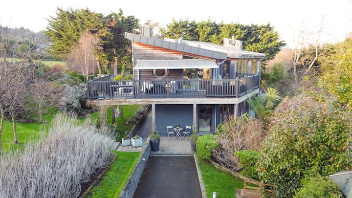 Beautiful Wooden Villa In Magnificent Grounds - Greystones