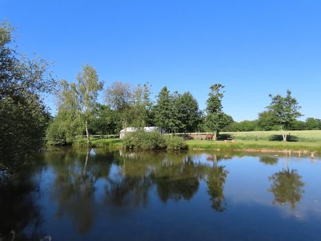 Espace Plein Air Au Bord D’un éTang - Saint-Aubin-du-Cormier