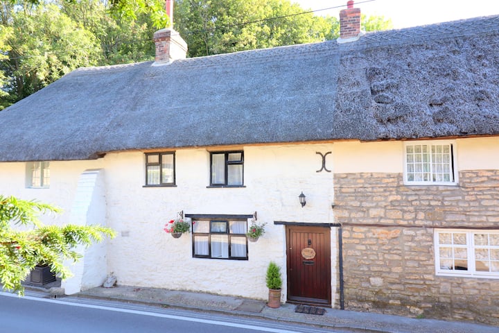 Beautiful Thatched Cottage At Lulworth Cove Dorset - Lulworth Cove