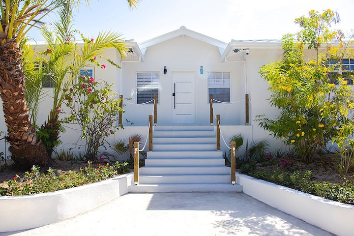 Newly Renovated - 2 Minute Walk To Grace Bay Beach - Turks and Caicos Islands