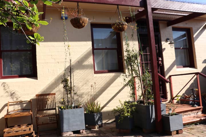 Adorable One-bedroom Guesthouse In Marrickville - Lewisham