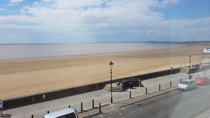 Sea Front Apartment With Parking - Burnham-on-Sea