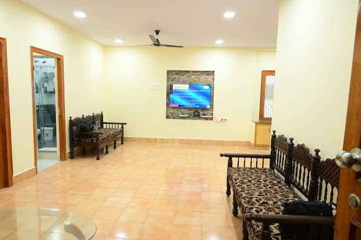 Lovely 3-bedroom Apartment At The Heart Of City - Vijayawada