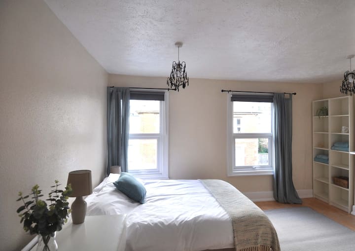 3 Bedroom House In Cheltenham Town Centre 6 Guests - Cheltenham