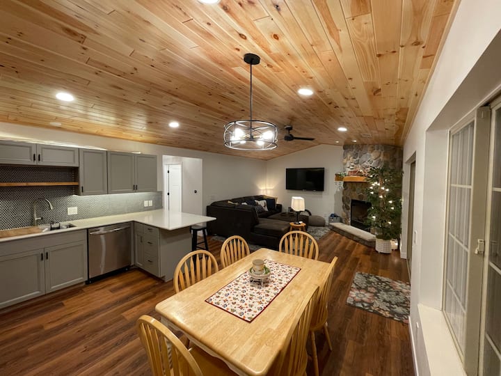 Naughty Pine - Fully Updated & Directly On Lake - St. Germain, WI