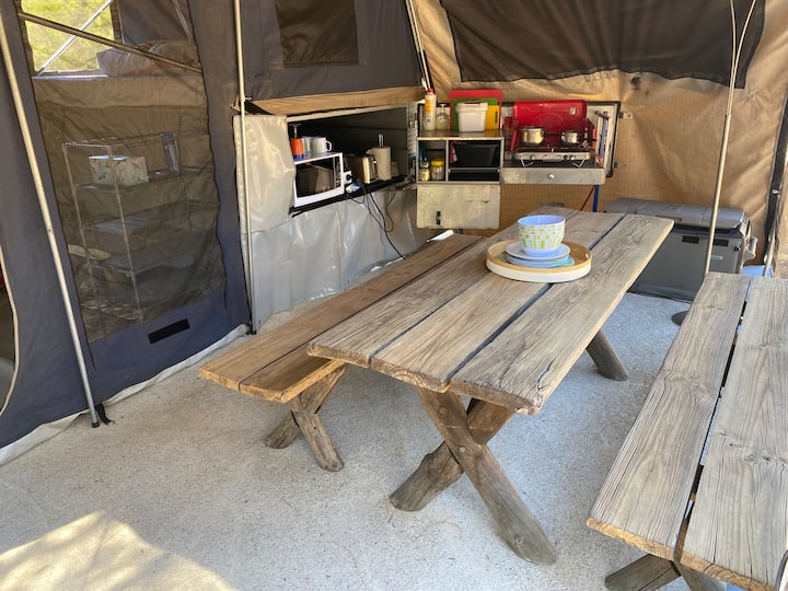 Camptrailer In Peaceful Setting, Power & Kitchen - マンジュラ
