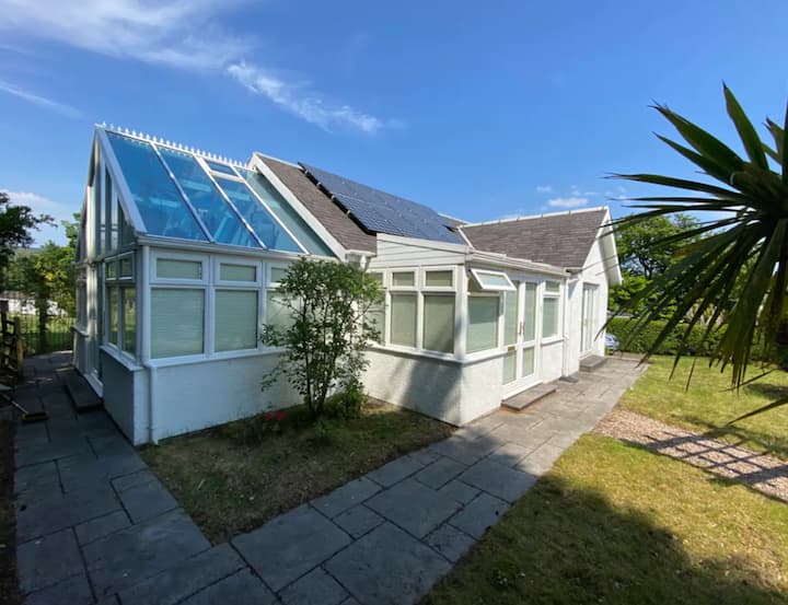 Charming Bungalow In The Heart Of Brodick - Arran