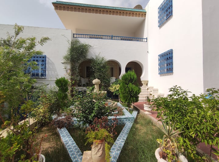 Villa De Maitre Avec Un Emplacement Idéal - Sousse