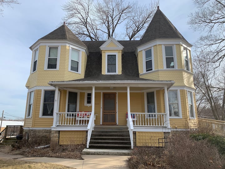 Historic Home Located In Downtown Anamosa - Wapsipinicon State Park, Anamosa