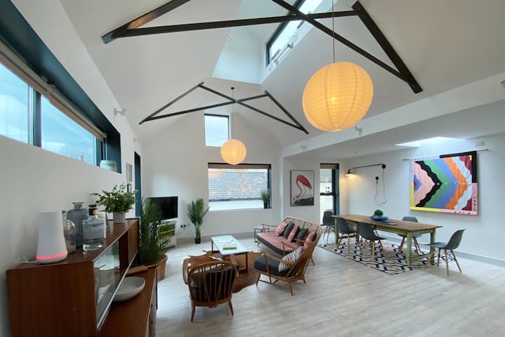 Modern, Stylish Townhouse Full Of Light And Charm - Brentford