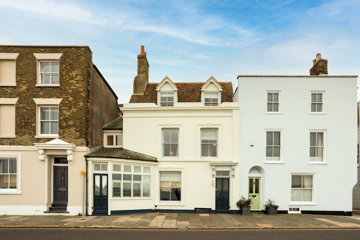 Old Sweet Shop-a Cute Property On The Seafront - Deal
