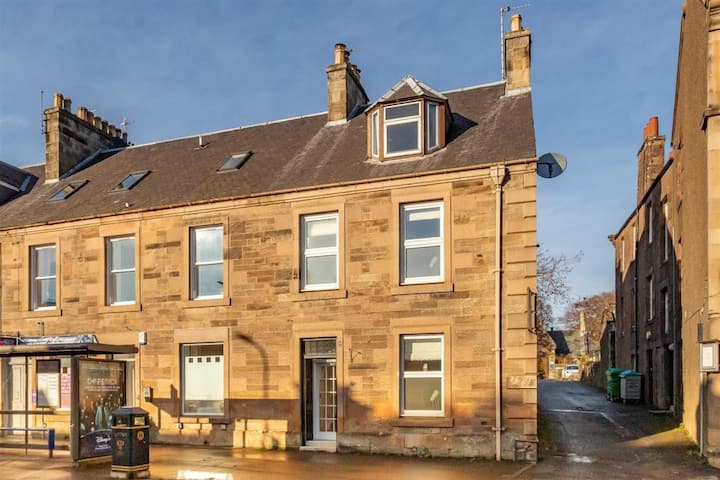 Charming 3 Storey End Terraced Victorian Townhouse - Gleneagles
