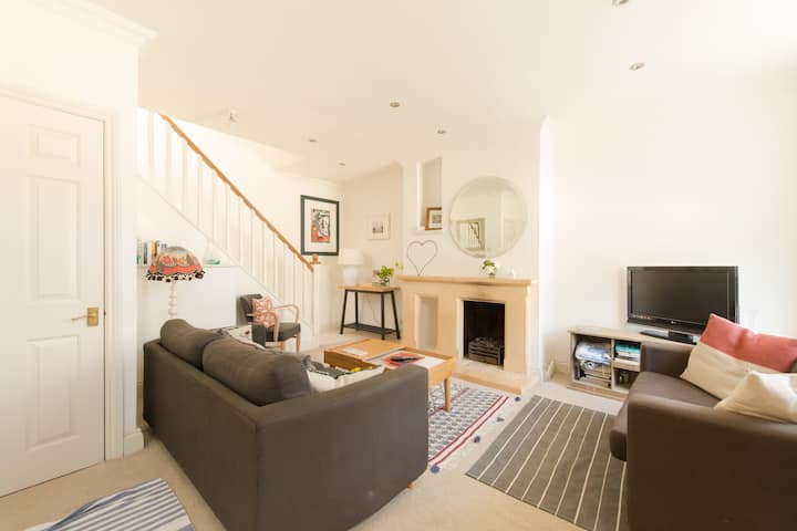 Cosy 2 Bed House Cirencester (1) - 賽倫賽斯特